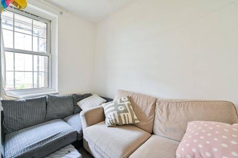 3 bedroom flat for sale, Doddington Grove, Kennington, London, SE17