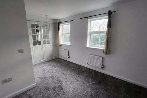 3 bedroom terraced house to rent, 44 Finchale Avenue, Priorslee. TF2 9YE