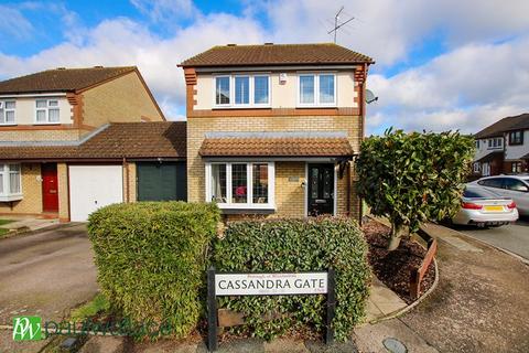 3 bedroom detached house for sale, Cassandra Gate, Cheshunt