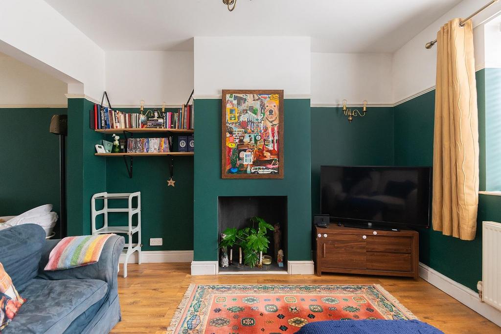 0 S7 SSG - Living Room A.jpg