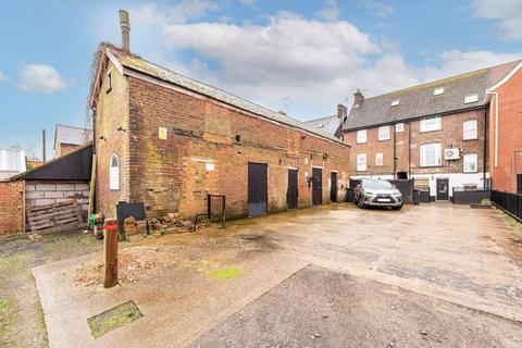 4 bedroom end of terrace house for sale, Tring