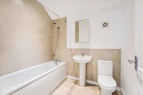 1 bedroom apartment for sale, Coulsdon Road, Caterham, CR3