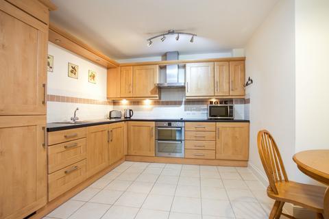 2 bedroom apartment to rent, Milford House, Pembroke Road, Woking, GU22