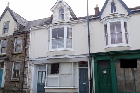 3 bedroom flat for sale, Trelowarren Street, Camborne - First floor flat, chain free sale