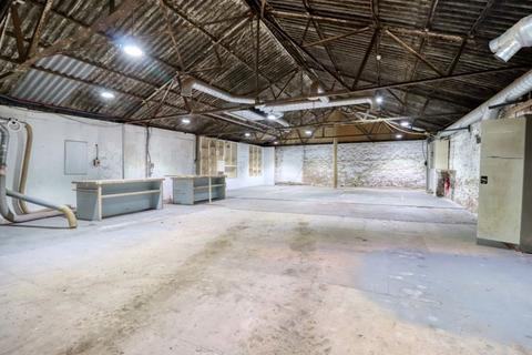 Industrial unit to rent, Normanby Grange Farm, Scunthorpe