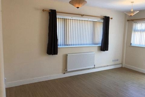 2 bedroom flat to rent, High Street, Henfield