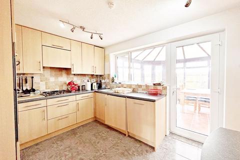 9 Chestnut Close, Lower Moor, Pershore, WR10 2RE