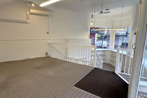 Retail property (out of town) to rent, Paignton TQ3