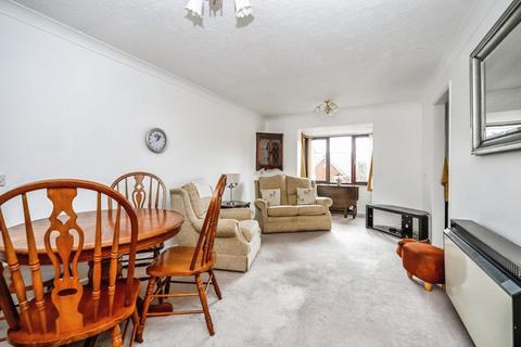 1 bedroom retirement property for sale, 1 Warwick Avenue, Bedford MK40