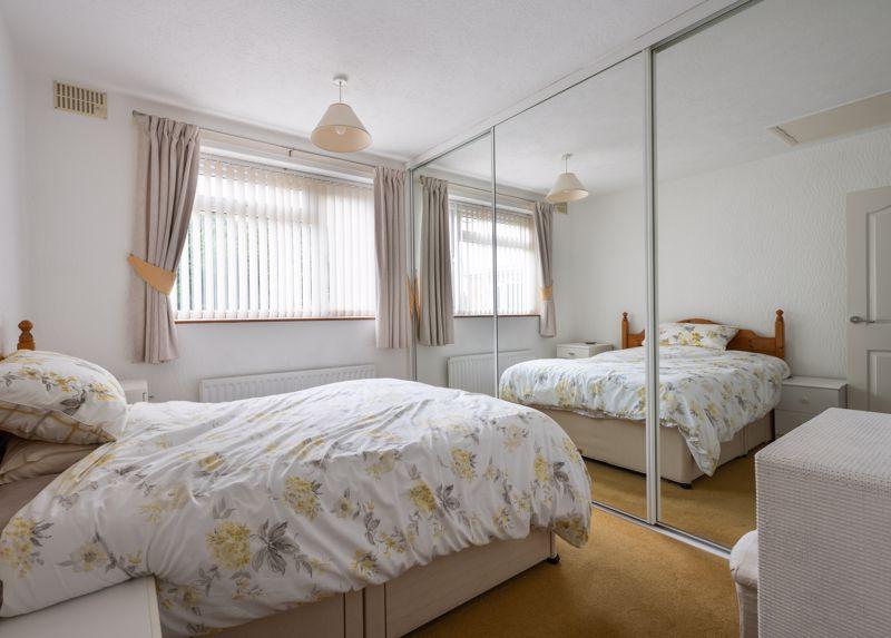 Bedroom no. 1 (2)