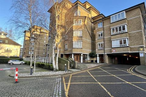 3 bedroom flat to rent, Hammond Lodge, London W9