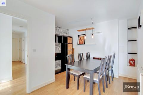 3 bedroom apartment to rent, Parkway Apartments, Goodchild Road, London, N4