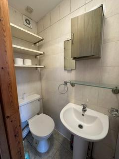 Studio to rent, Bryantwood Road, London N7