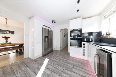 3 Canalside, Old Stratford, Milton Keynes, MK19 6EX