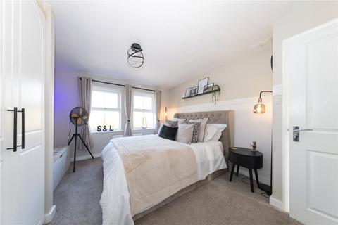 3 Canalside, Old Stratford, Milton Keynes, MK19 6EX