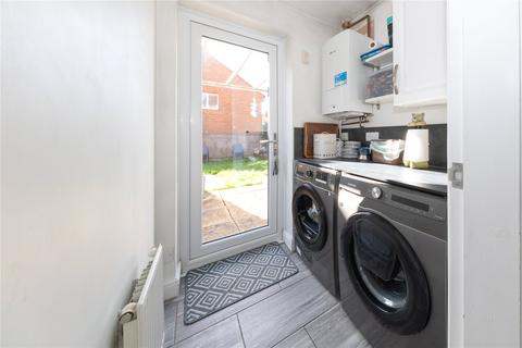 3 Canalside, Old Stratford, Milton Keynes, MK19 6EX