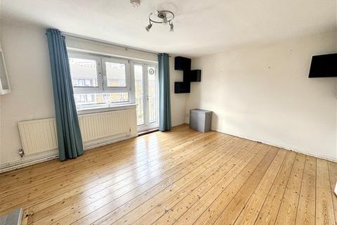 2 bedroom flat to rent, Bisson Road, Stratford