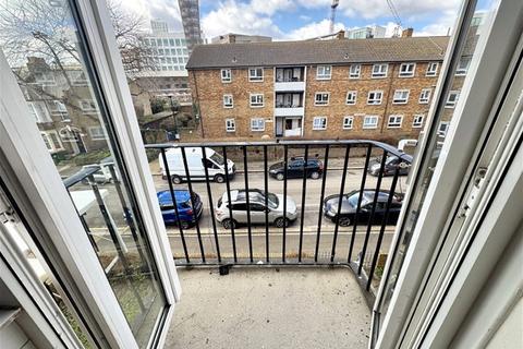 2 bedroom flat to rent, Bisson Road, Stratford