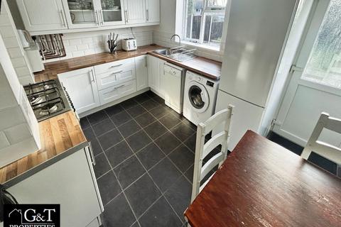 3 bedroom semi-detached house to rent, Tiled House Lane, Brierley Hill