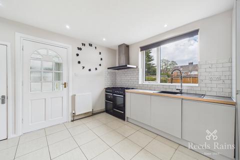 3 bedroom end of terrace house to rent, Middleton Road, York YO24