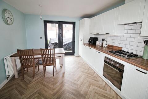 3 bedroom semi-detached house for sale, Manor House View, Castleford WF10