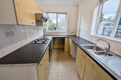 3 bedroom semi-detached house to rent, Doncaster Avenue, Greater Manchester M20