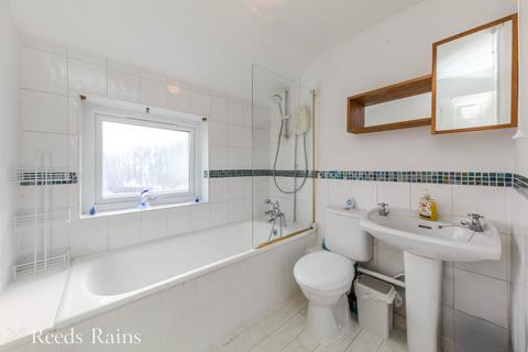122 Black Road, Macclesfield, SK11 7BZ