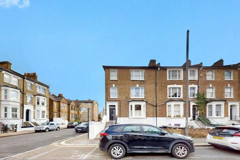 2 bedroom flat to rent, W12