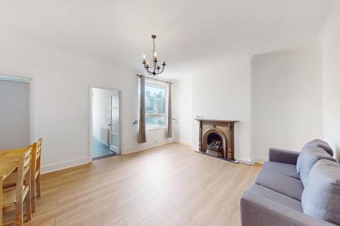 2 bedroom flat to rent, W12