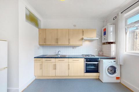 2 bedroom flat to rent, W12