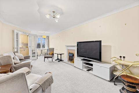 1 bedroom apartment to rent, Massetts Road, Horley RH6