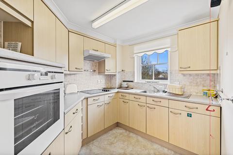 1 bedroom apartment to rent, Massetts Road, Horley RH6