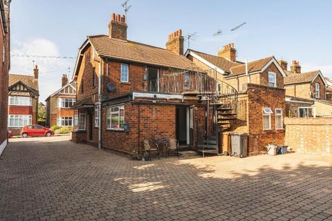 3 bedroom detached house for sale, Basils Road, Stevenage SG1