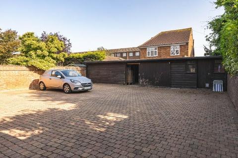 3 bedroom detached house for sale, Basils Road, Stevenage SG1