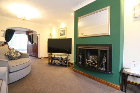 68 Planks Lane, Wombourne, Wolverhampton, WV5 8DU