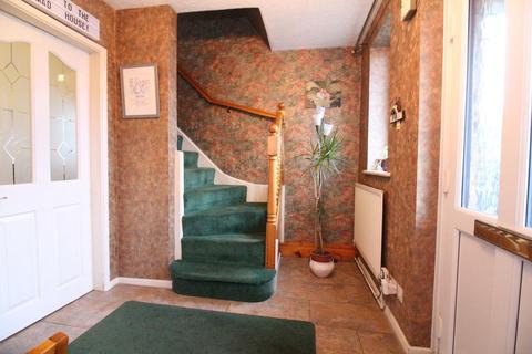 68 Planks Lane, Wombourne, Wolverhampton, WV5 8DU