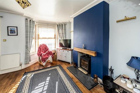 3 bedroom semi-detached house for sale, Newlands Road, Halifax HX2