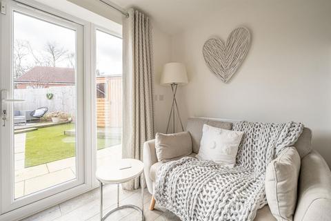 6 Gittins Park, Wombourne, Wolverhampton, WV5 0NR