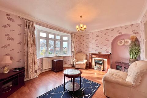 3 bedroom semi-detached house for sale, St James Avenue, Bexhill-on-Sea, TN40