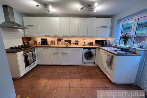 5 bedroom detached house for sale, Heol Y Fro Church Village - Pontypridd