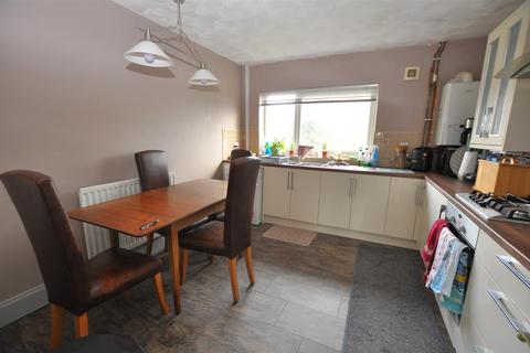 2 bedroom maisonette for sale, Castle Court, Burton-On-Trent DE13