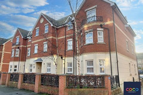 2 bedroom flat for sale, Kirtleton Avenue, Weymouth DT4