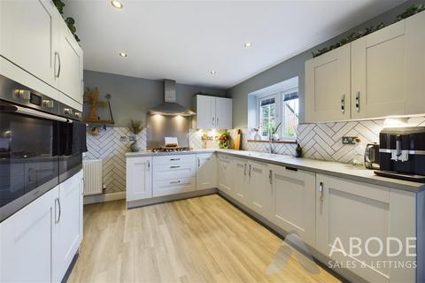 15 Campion Way, Uttoxeter, ST14 7TB