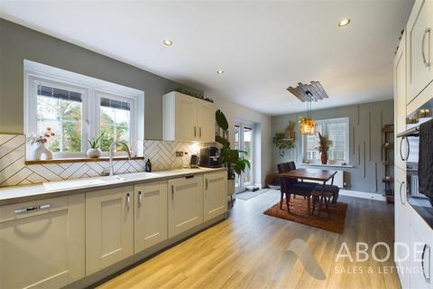 15 Campion Way, Uttoxeter, ST14 7TB