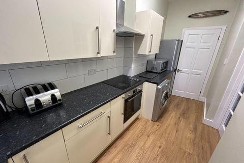 2 bedroom flat to rent, Learmonth Court, Comely Bank, Edinburgh, EH4