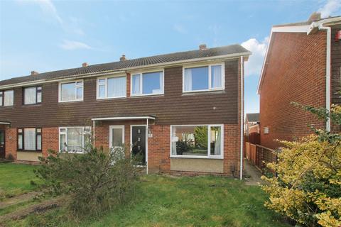 3 bedroom end of terrace house for sale, Pennine Walk, Fareham PO14