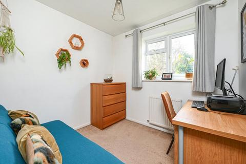 14 Arthur Close, Bagshot, GU19 5QT