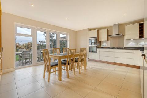 74 Bell Hill Close, Billericay, CM12 9QJ