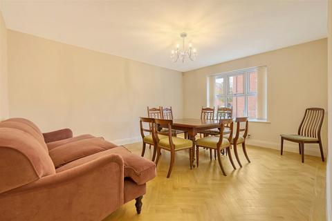 74 Bell Hill Close, Billericay, CM12 9QJ