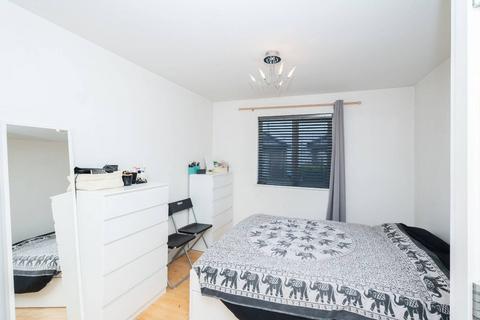 2 bedroom flat for sale, Farthing Close, Watford, WD18